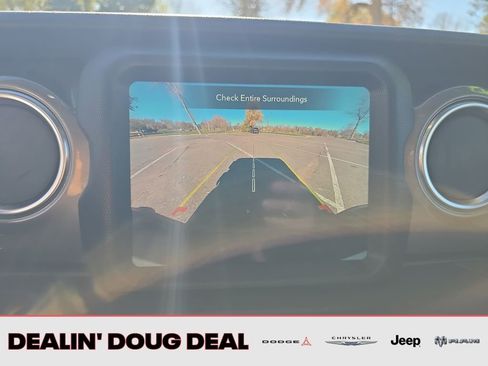 Used 2023 Jeep Gladiator Overland image 21