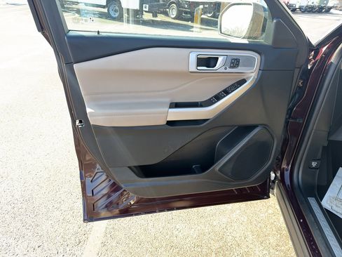 Used 2023 Ford Explorer Limited w/ Equipment Group 301A image 13