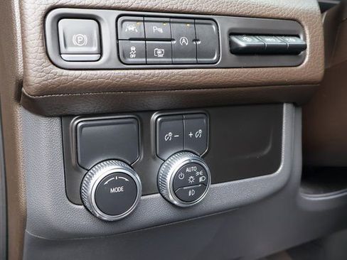 Certified 2023 GMC Yukon XL Denali image 22