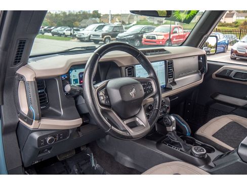 Used 2022 Ford Bronco Wildtrak image 11