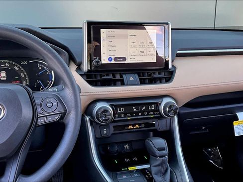 Used 2025 Toyota RAV4 XLE image 7