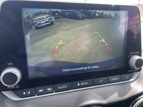 Used 2025 Nissan Sentra SV FWD image 22