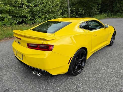 Used 2017 Chevrolet Camaro SS RWD image 6