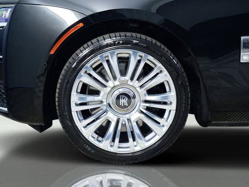 Used 2022 Rolls-Royce Ghost image 11