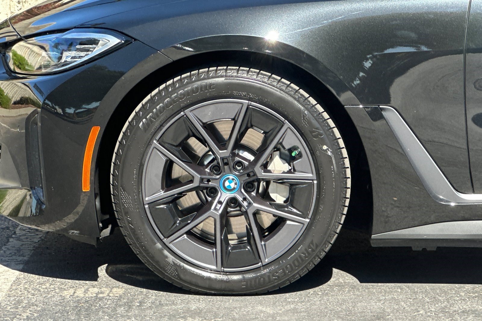 Used 2024 BMW i4 eDrive40 w/ Premium Package RWD image 37