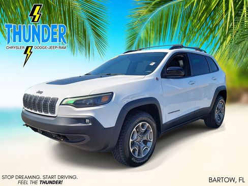 Used 2022 Jeep Cherokee Trailhawk image 2