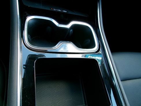 Used 2025 Chevrolet Traverse LT image 19