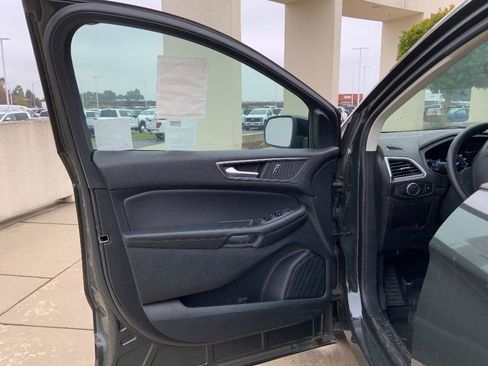 New 2024 Ford Edge SE w/ Black Appearance Package image 9