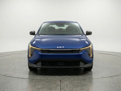Used 2025 Kia K4 LXS image 2
