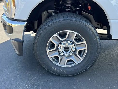 New 2025 Ford F350 Lariat image 11