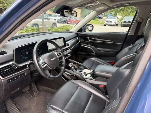 Used 2025 Kia Telluride S FWD image 11