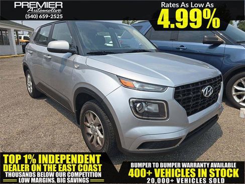 Used 2022 Hyundai Venue SE FWD image 1