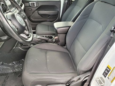 Used 2022 Jeep Wrangler Unlimited Sport image 16