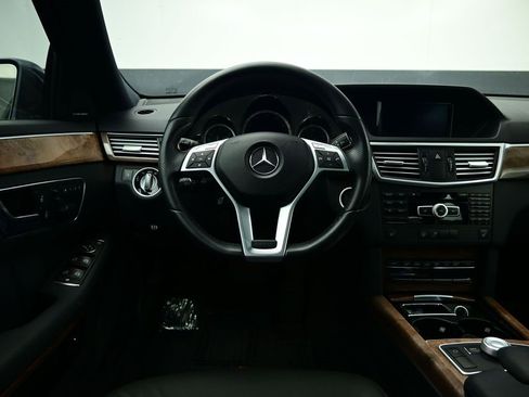 Used 2012 Mercedes-Benz E 350 4MATIC Sedan image 2