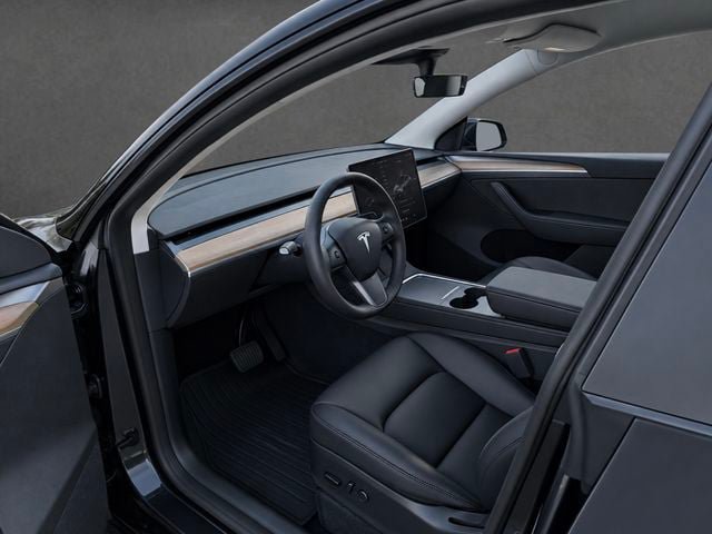 Used 2023 Tesla Model Y Long Range AWD/4WD image 5