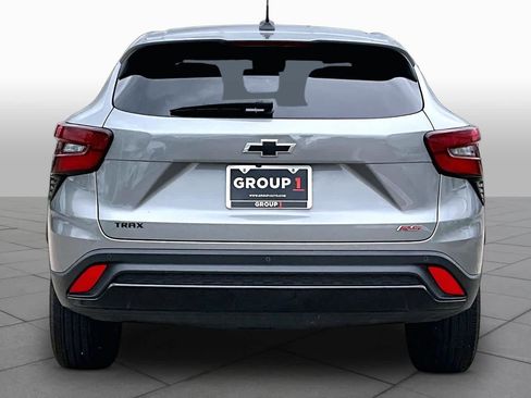 Used 2024 Chevrolet Trax RS w/ Driver Confidence Package FWD image 5