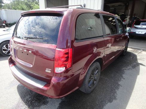 Used 2019 Dodge Grand Caravan GT FWD image 4