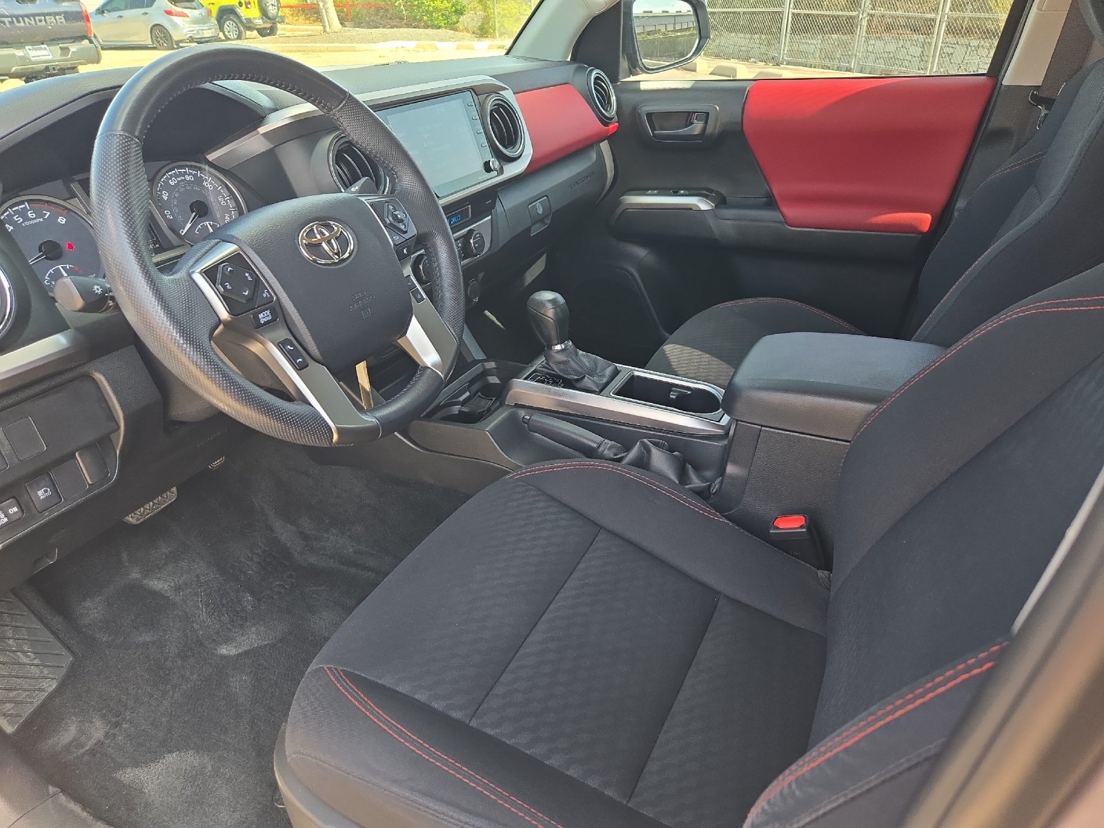 Certified 2021 Toyota Tacoma SR5 AWD/4WD image 9