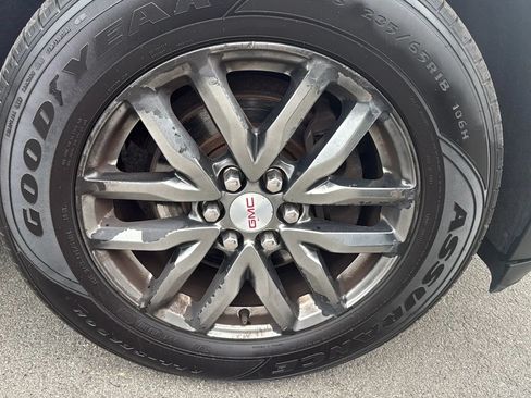 Used 2017 GMC Acadia SLT AWD/4WD image 14