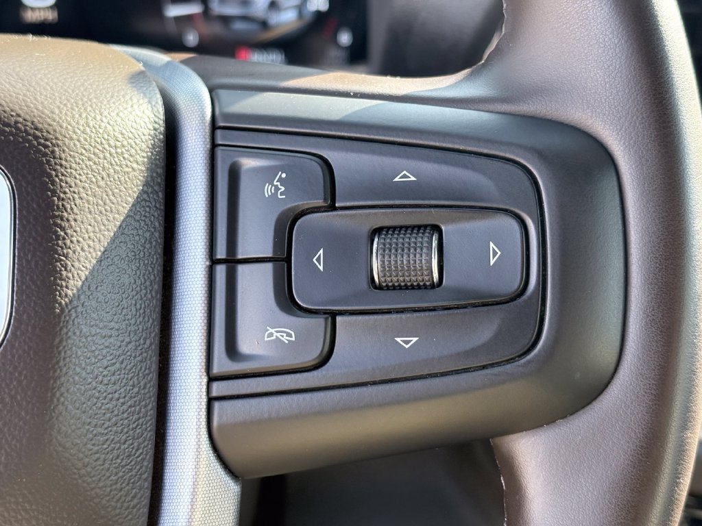 Used 2025 GMC Sierra 1500 SLT AWD/4WD image 14
