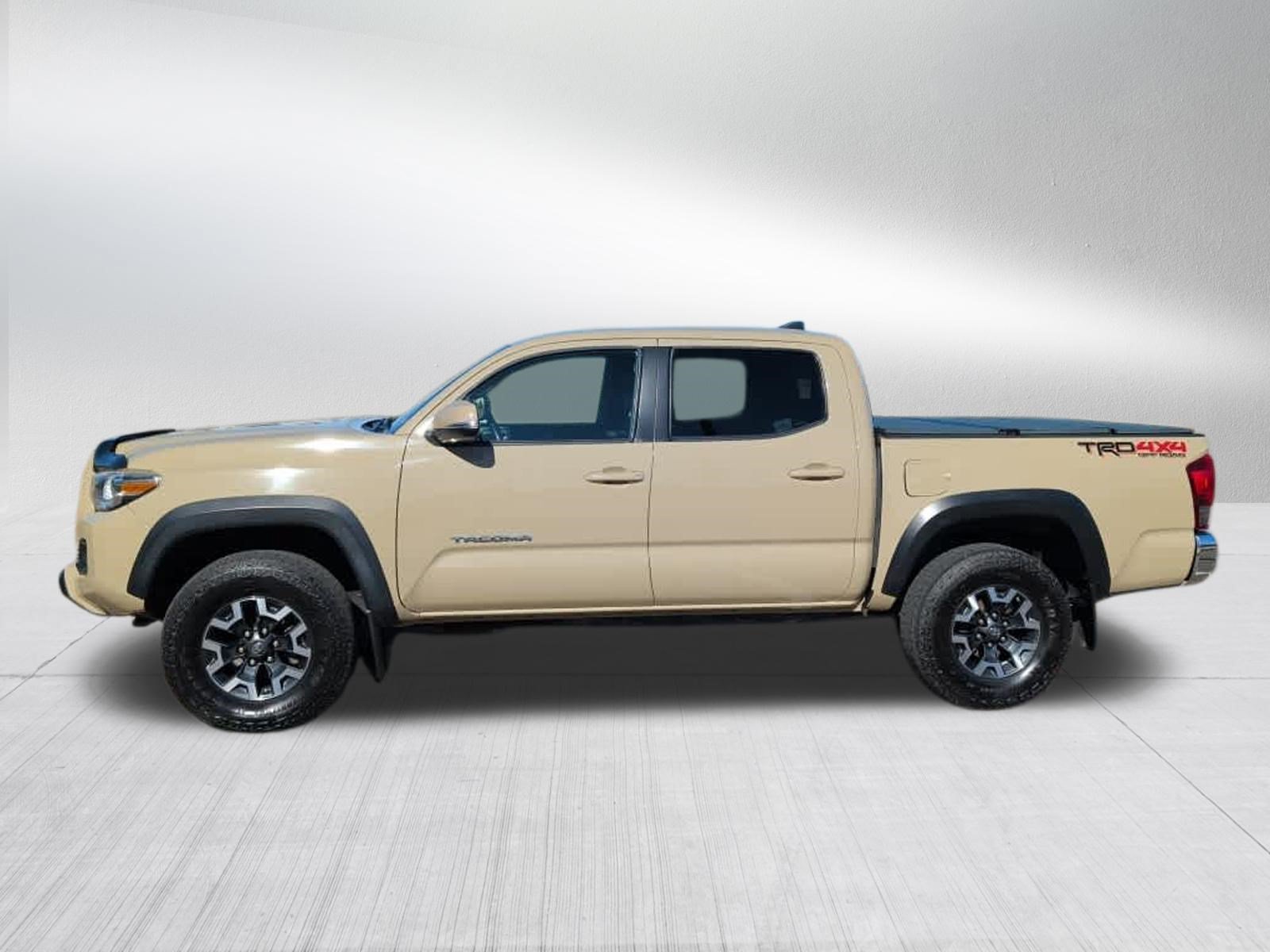 Used 2017 Toyota Tacoma TRD Off-Road w/ Tow Package (A/T) AWD/4WD image 11