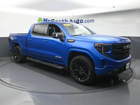 Used 2023 GMC Sierra 1500 Elevation w/ Elevation Premium Package AWD/4WD image 2