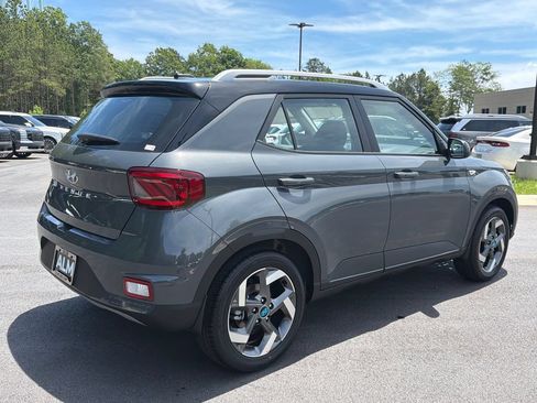 New 2026 Hyundai Venue SEL FWD image 6