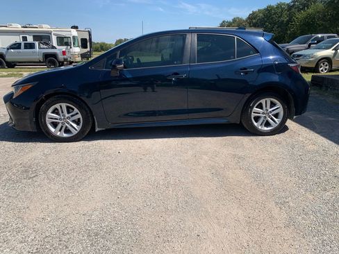 Used 2019 Toyota Corolla SE image 2