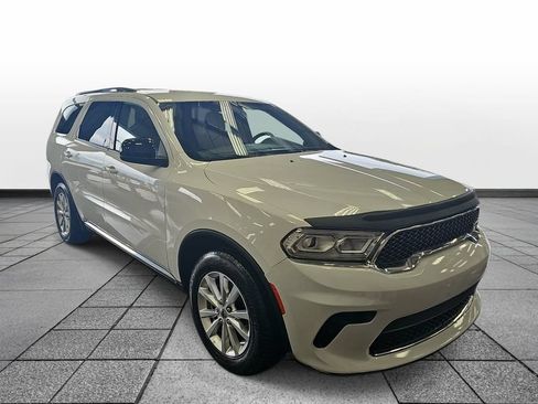 Used 2023 Dodge Durango SXT RWD image 3