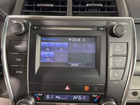 Used 2017 Toyota Camry LE image 28