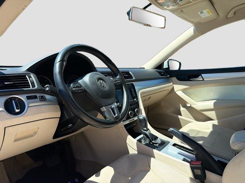 Used 2012 Volkswagen Passat TDI SE FWD image 5