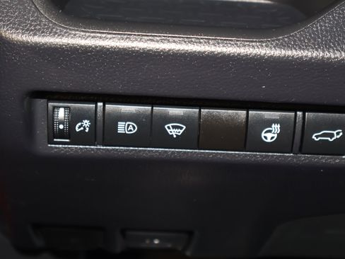 Used 2022 Toyota RAV4 XLE Premium image 38