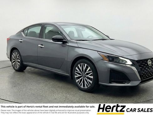 Used 2025 Nissan Altima 2.5 SV FWD image 1