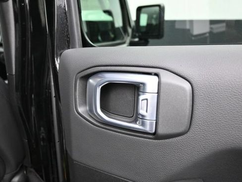 New 2026 Jeep Gladiator Sport AWD/4WD image 33
