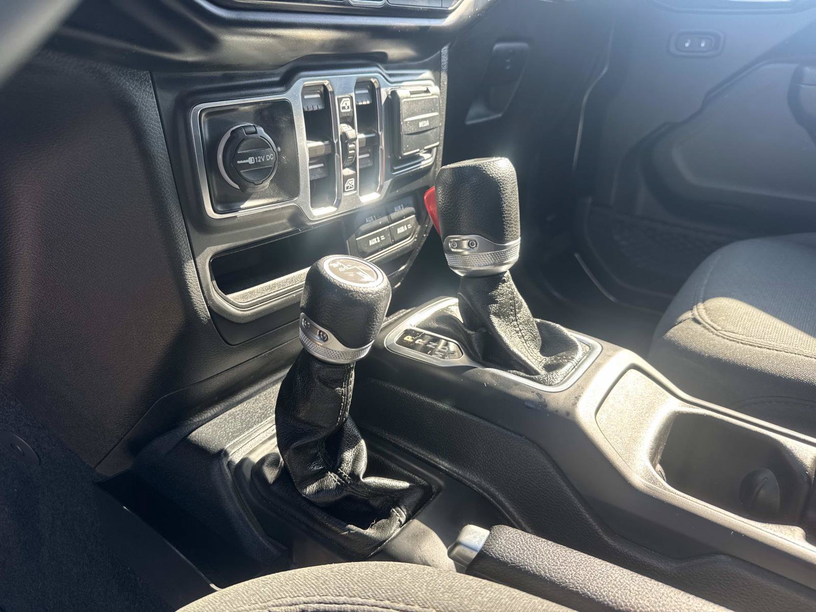 Used 2023 Jeep Wrangler Unlimited Sport AWD/4WD image 24