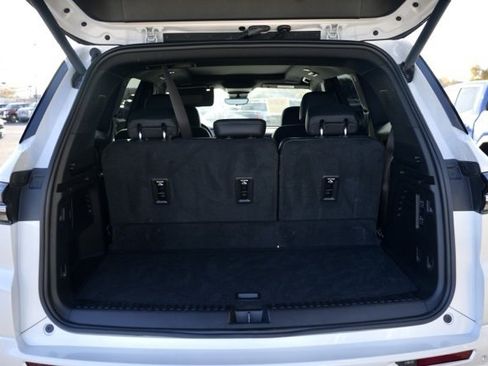 Used 2025 Buick Enclave Avenir w/ Super Cruise Package image 36