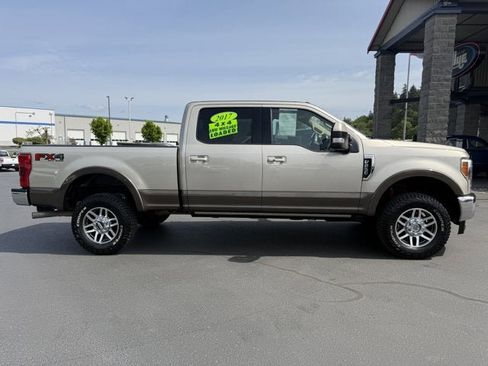 Used 2017 Ford F250 Lariat w/ Lariat Ultimate Package AWD/4WD image 2