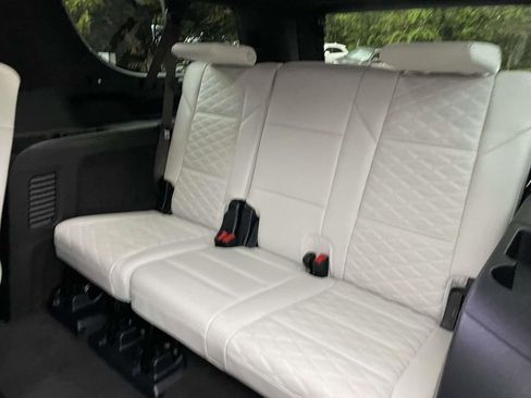 Certified 2025 Cadillac Escalade ESV Sport Platinum image 13