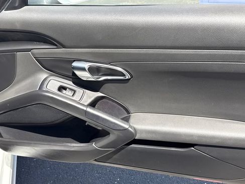 Used 2015 Porsche Boxster RWD image 13