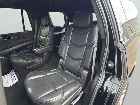 Used 2017 Cadillac Escalade Platinum AWD/4WD image 23