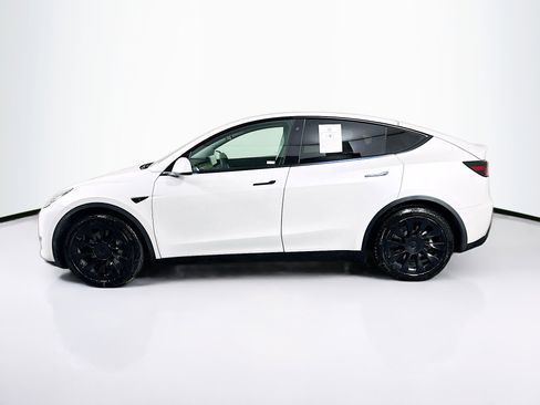 Used 2020 Tesla Model Y Long Range image 4