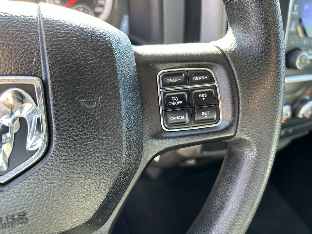 Used 2015 RAM 1500 Express RWD image 44