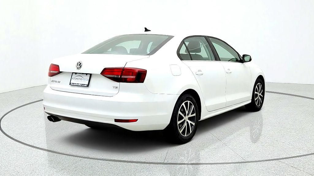 Used 2018 Volkswagen Jetta SE FWD image 5