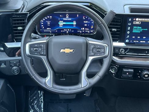 Used 2025 Chevrolet Silverado 2500 LT w/ Convenience Package AWD/4WD image 12