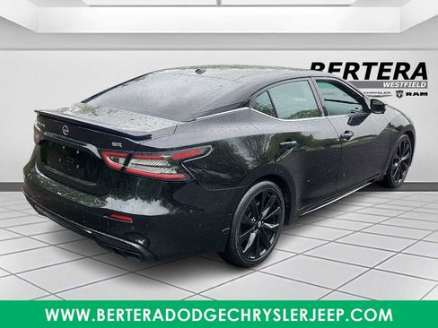 Used 2023 Nissan Maxima SR w/ Sport Mat Group FWD image 6