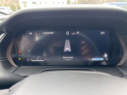 Used 2025 Jeep Grand Cherokee Laredo X w/ Luxury Tech Group I image 9