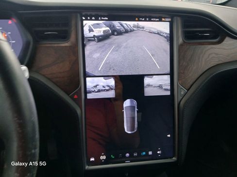 Used 2020 Tesla Model X Long Range Sport Utility 4D image 34