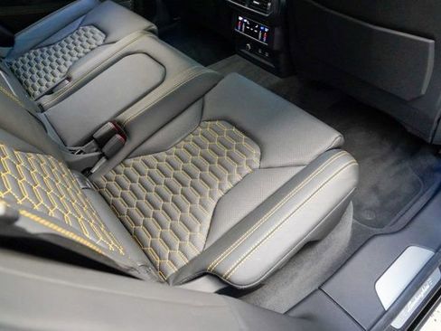 Used 2022 Lamborghini Urus image 89