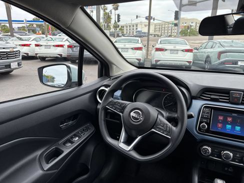 Used 2025 Nissan Versa SV FWD image 32
