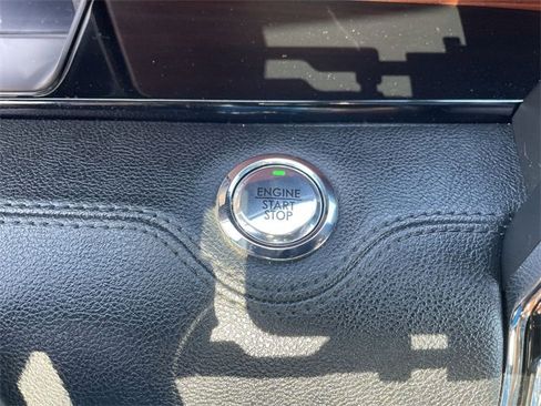 Used 2021 Lincoln Navigator L Reserve image 17